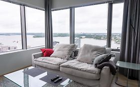 18Th Floor Helsinki High Point 1 Bdr Apartment With City View - Free Garage Parking